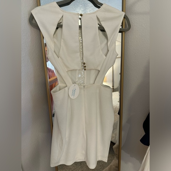 NWT white dress with lace, Arc & Co. Sold by impressions boutique - Picture 2 of 6